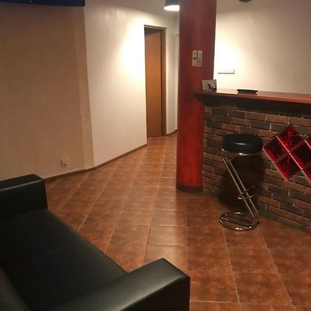 Piwnica Hostel Miechow ภายนอก รูปภาพ